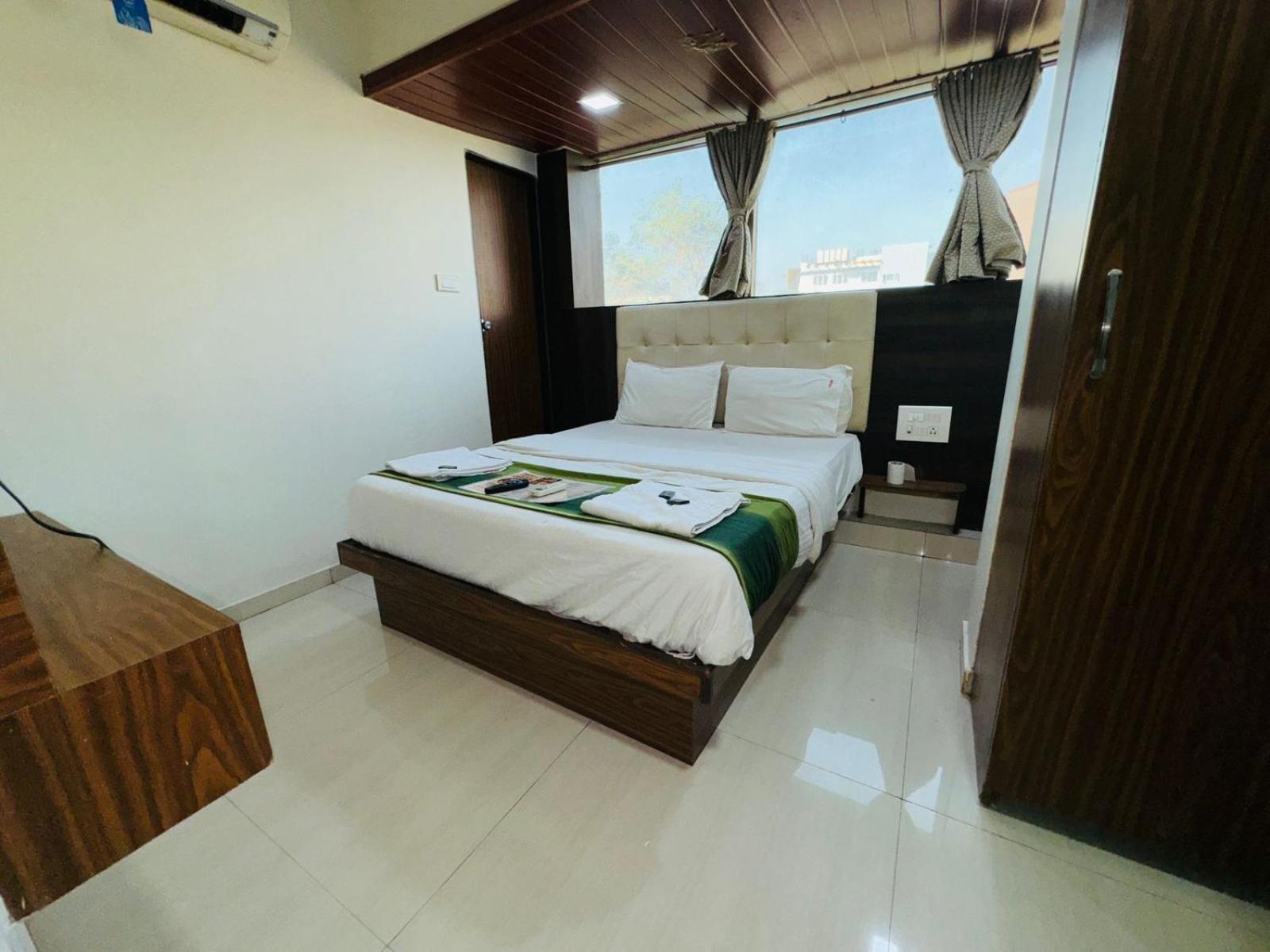 Hotel Artusinn Midc Andheri East Mumbai Exteriör bild